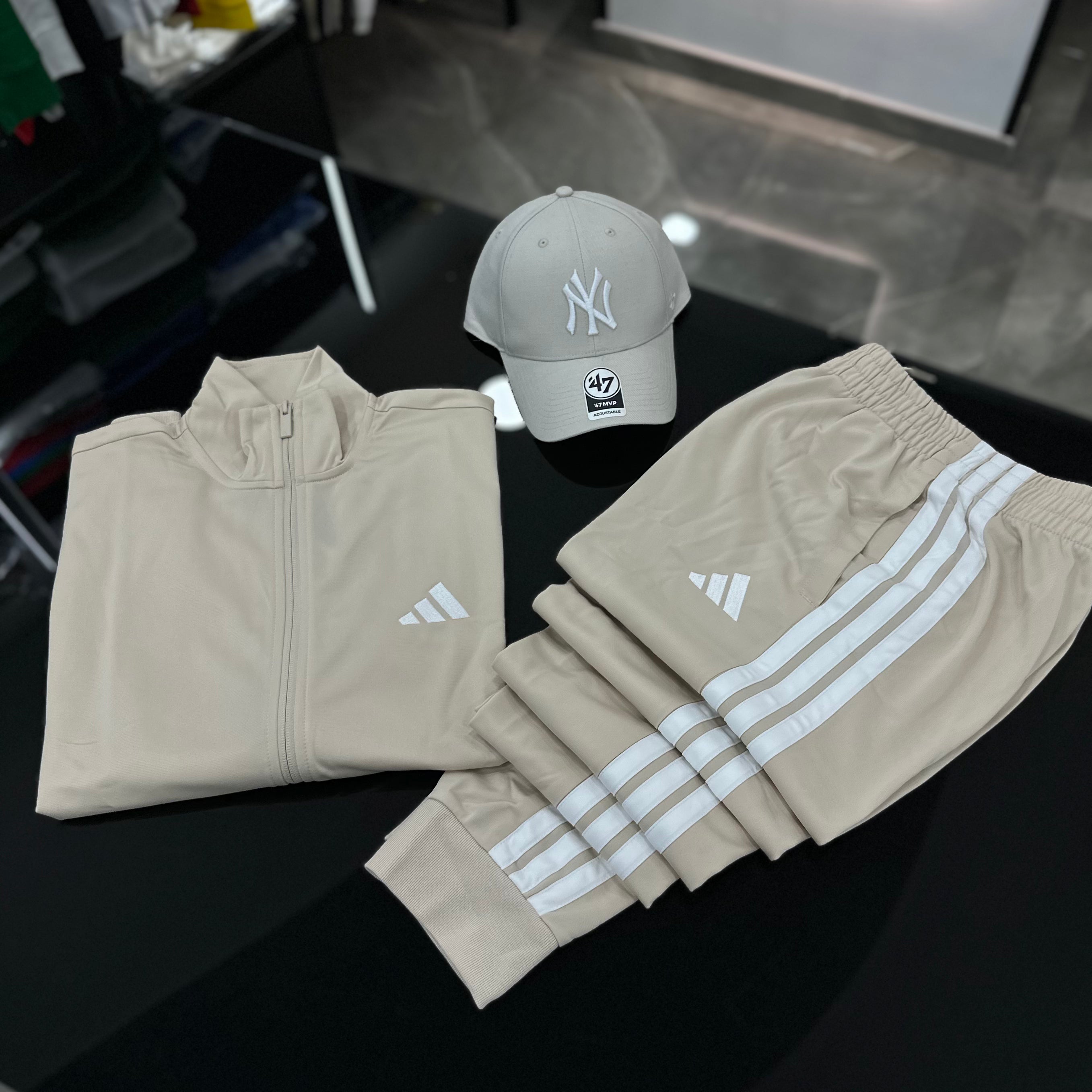 Tuta Adidas Tricot CREAM