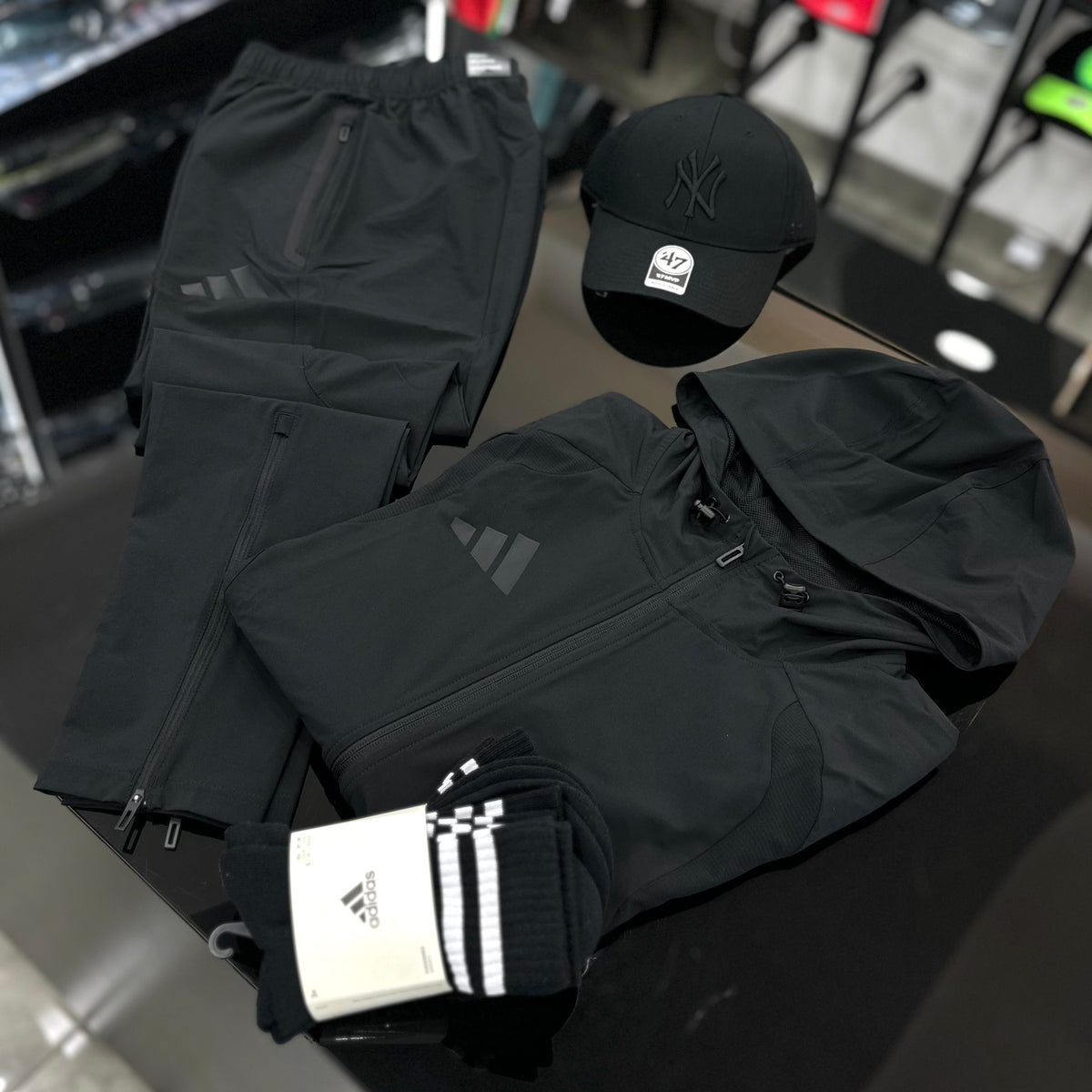 Tuta Adidas WOVEN TECH Black