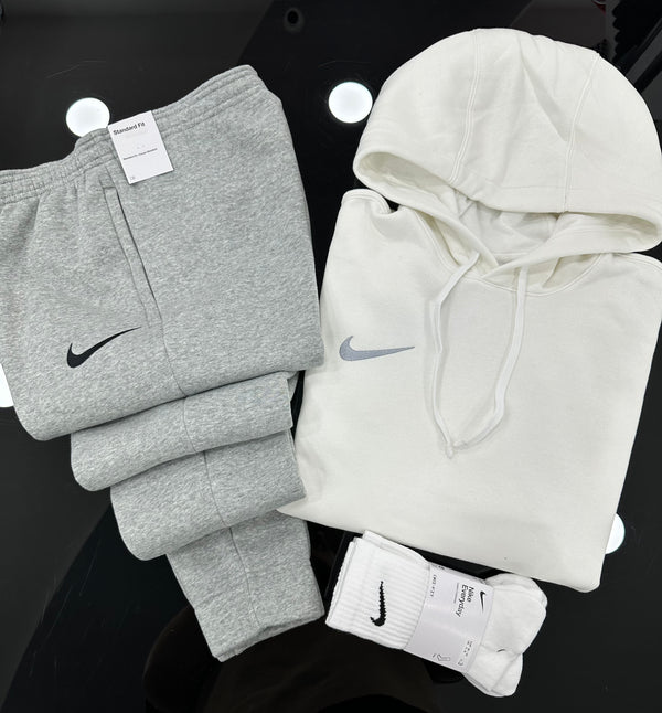 Total look Nike WHITE / GREY