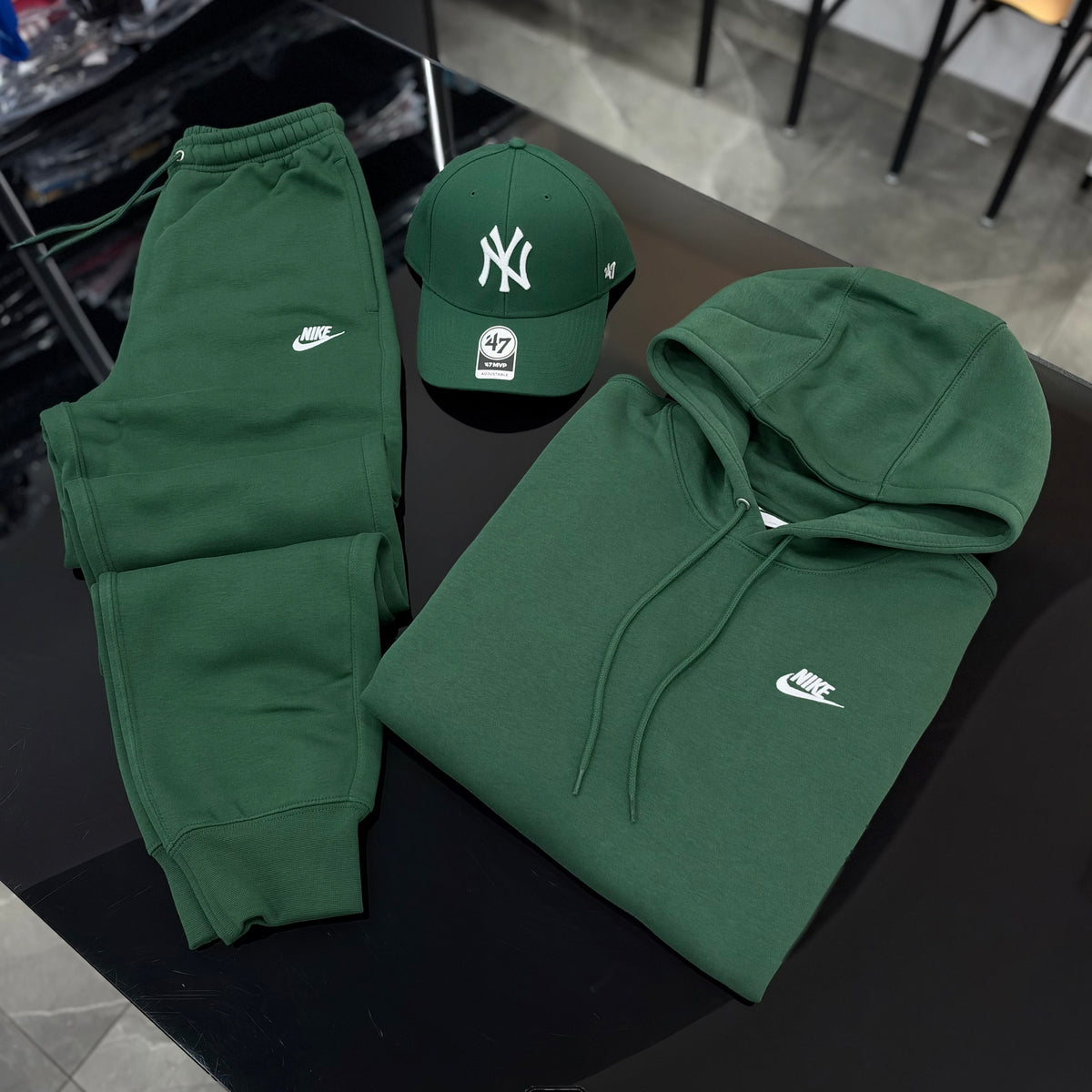 Tuta Nike Club GREEN