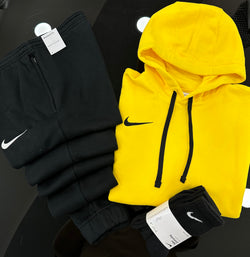 Total look Nike YELLOW / BLACK