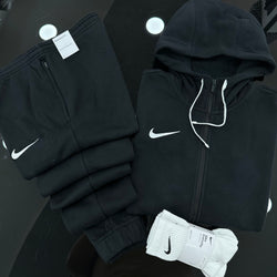 Total look Nike BLACK ZIP