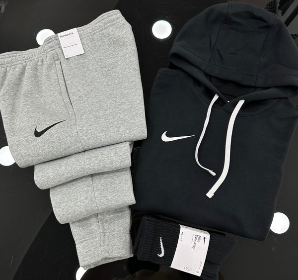 Total look Nike BLACK / GREY