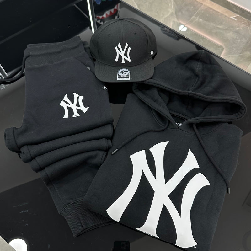 Total look Yankees print BLACK