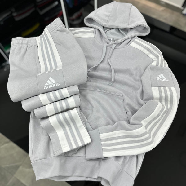 Total look Adidas stripes GREY