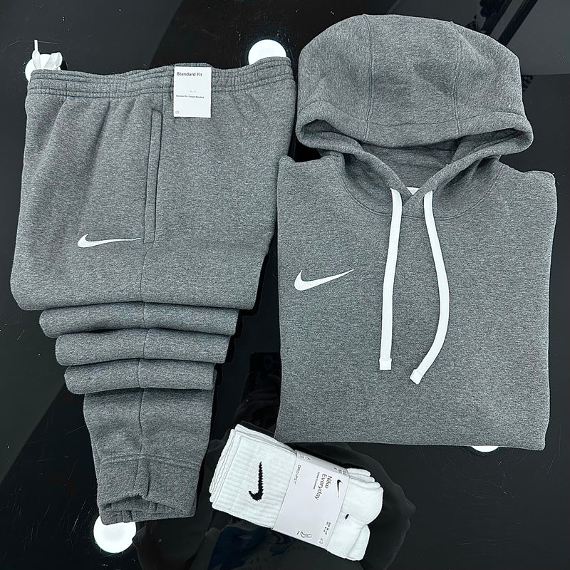 Total look Nike DARK GREY